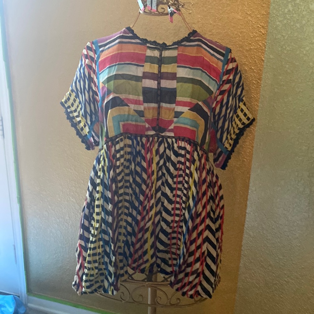 Colorful blowsy shirt